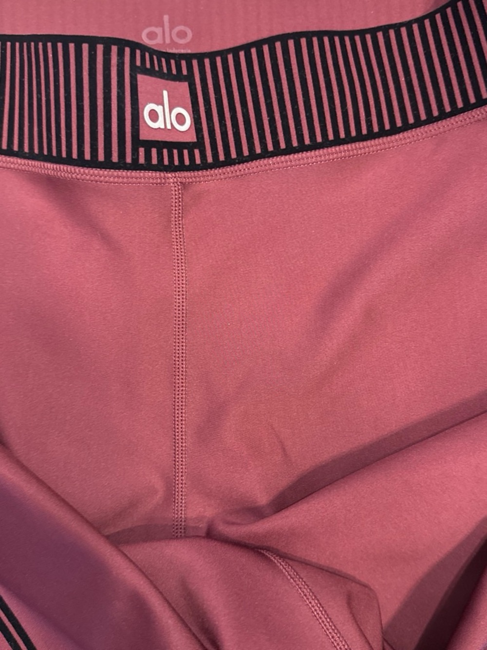 ALO Yoga line up burgundy Leggings